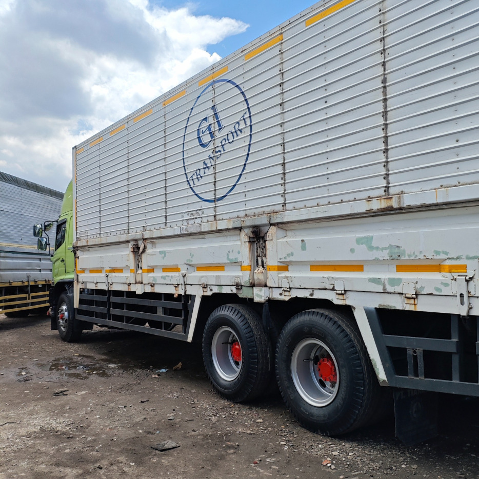 Sewa Truk Tronton wingbox terbaik dan terpercaya